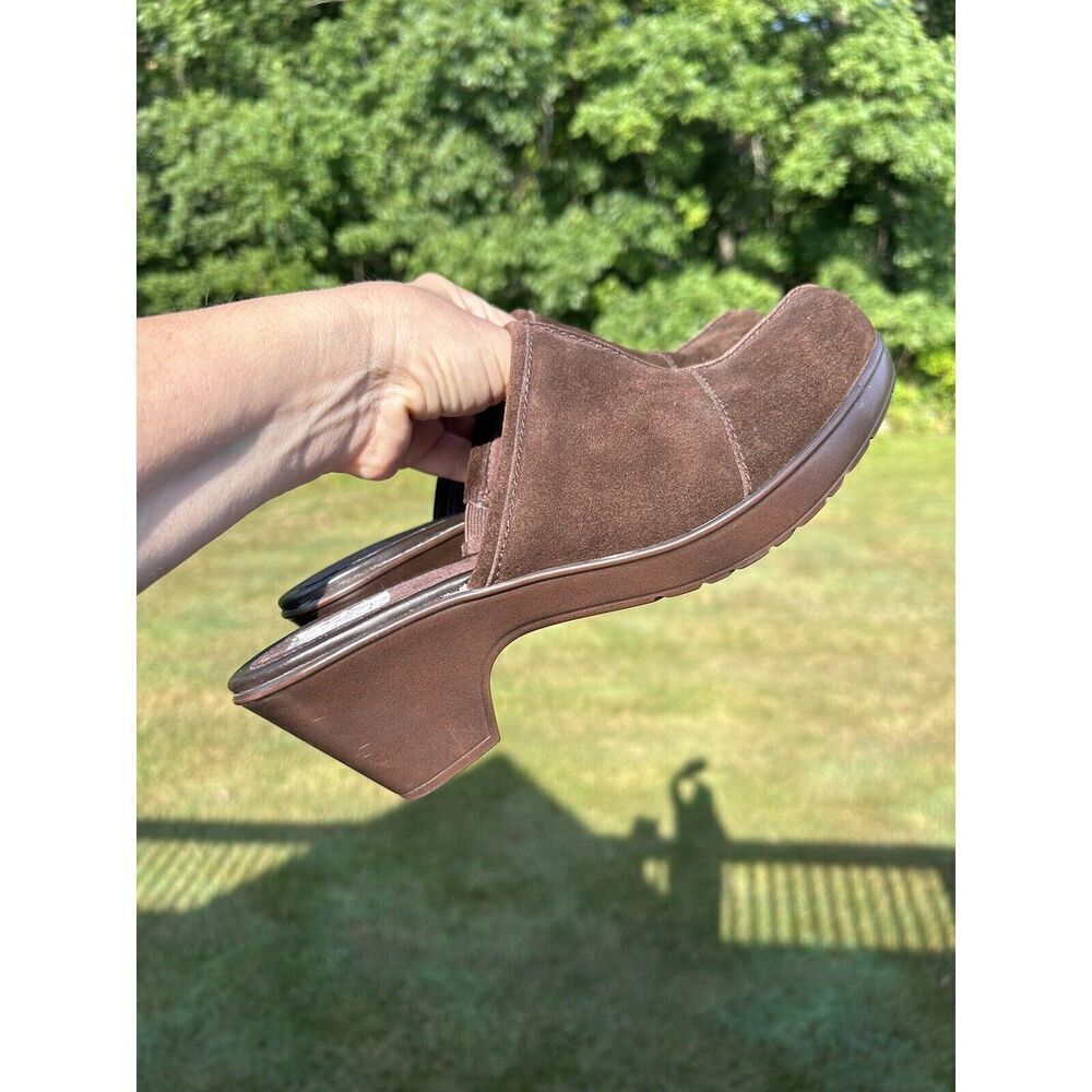 St John’s Bay Shoes Women’s 9M Heels Slip On Mules Clogs Charli Brown Suede